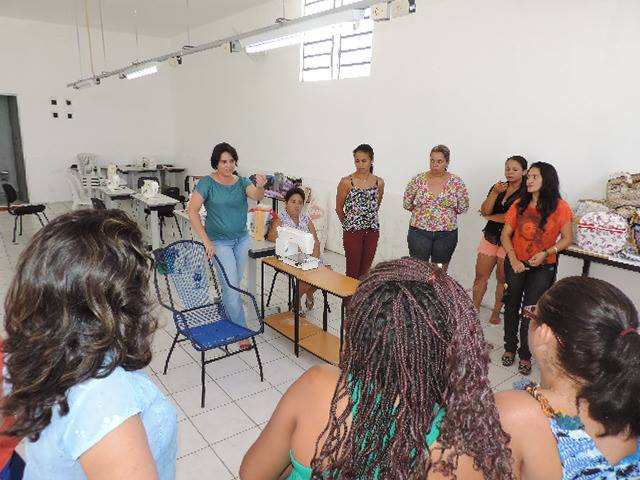 Primeira-dama participa de encerramento do curso de confecção de bolsas - Imagem 9