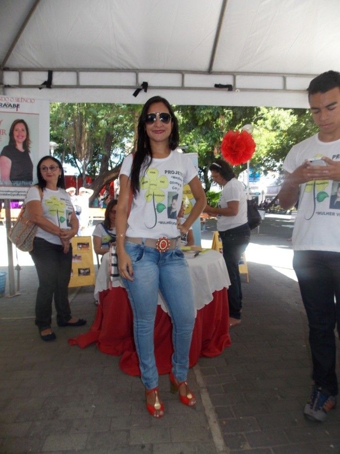 Voluntários do Projeto Neylivia Oliveira da Costa Mulher Viva participa de uma concentração em Teresina   - Imagem 13