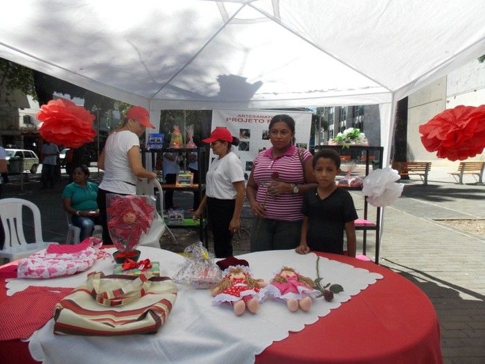 Voluntários do Projeto Neylivia Oliveira da Costa Mulher Viva participa de uma concentração em Teresina   - Imagem 37