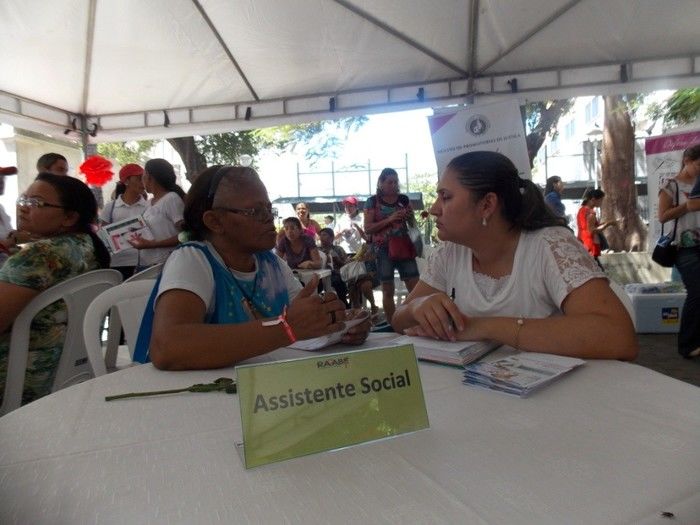 Voluntários do Projeto Neylivia Oliveira da Costa Mulher Viva participa de uma concentração em Teresina   - Imagem 39