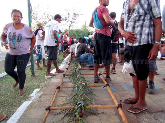 Fieis percorrem vários quilômetros para tocar o Mastro - Imagem 2