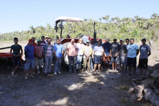 Prefeita Dra. Salete Rêgo garante estrutura agrícola para moradores da Região da Santa Cruz - Imagem 6