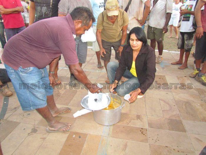 Fieis percorrem vários quilômetros para tocar o Mastro - Imagem 20