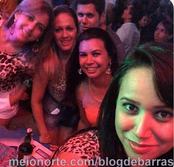 Confira quem curtiu o show da cantora Mara Pavanelly - Imagem 12