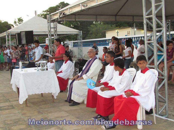 Missa e homenagens marcaram o Dia dos Finados em Barras - Imagem 12