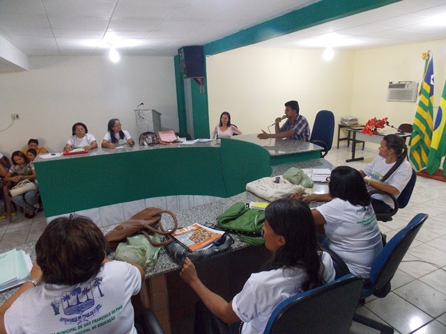 Prefeitura de São Francisco do Piauí realiza nesta manhã a capacitação do Programa Brasil Alfabetizado - Imagem 2