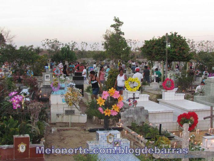 Missa e homenagens marcaram o Dia dos Finados em Barras - Imagem 4