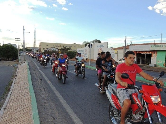 Noite dos motoristas e motoqueiros tem início com uma grande passeata - Imagem 11