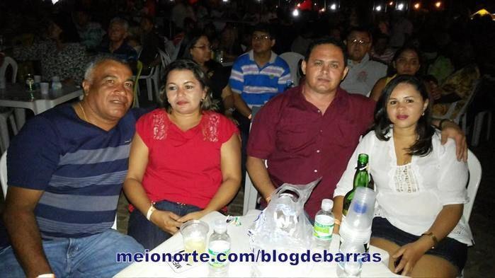 Lotação: Zezo ‘O Nordestino Apaixonado’ cantou e encantou público barrense - Imagem 14