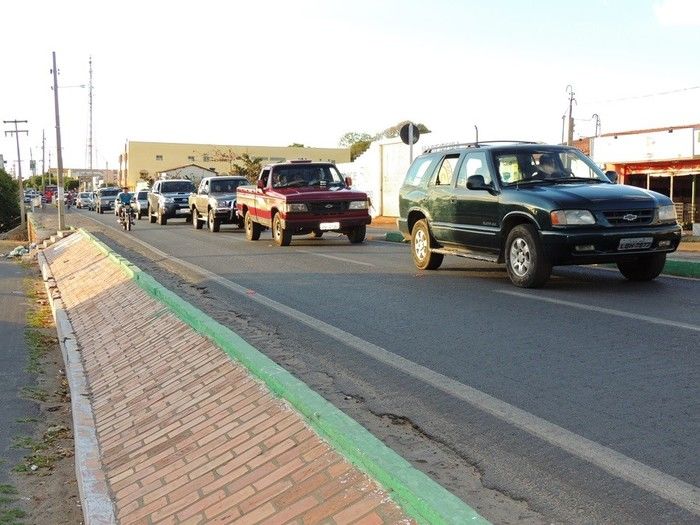 Noite dos motoristas e motoqueiros tem início com uma grande passeata - Imagem 31