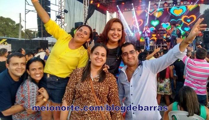 Lotação: Zezo ‘O Nordestino Apaixonado’ cantou e encantou público barrense - Imagem 36