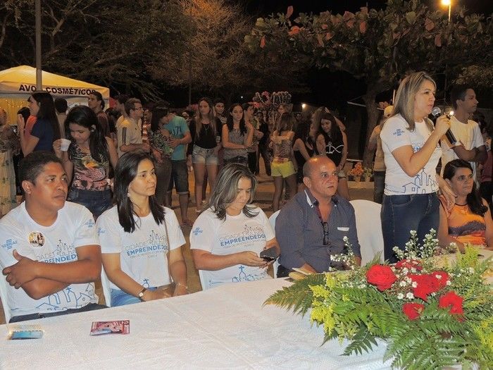 Público prestigia primeira noite da Feira do Empreendedor  - Imagem 38