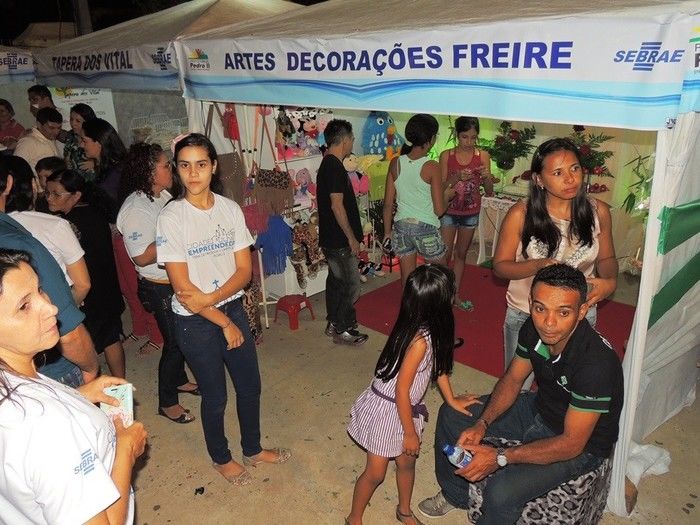 Público prestigia primeira noite da Feira do Empreendedor  - Imagem 17