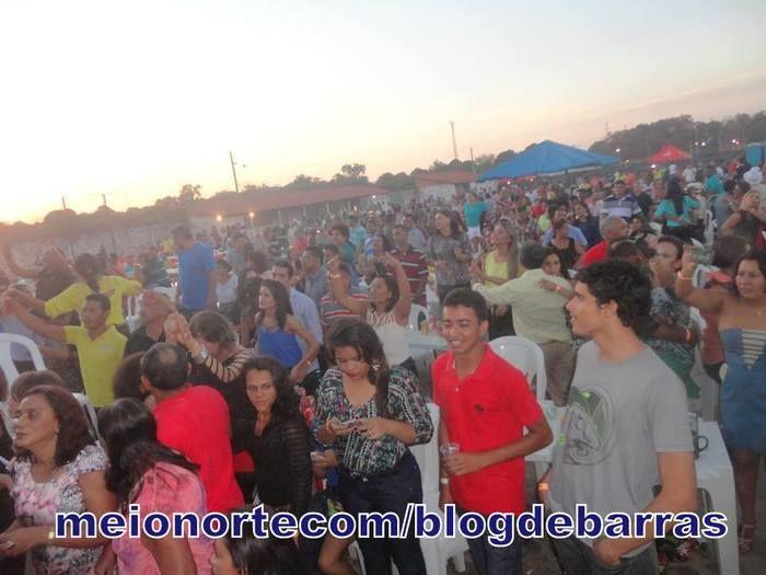Lotação: Zezo ‘O Nordestino Apaixonado’ cantou e encantou público barrense - Imagem 21
