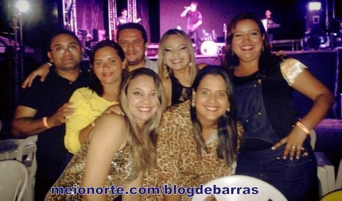 Lotação: Zezo ‘O Nordestino Apaixonado’ cantou e encantou público barrense - Imagem 37