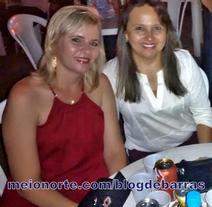 Lotação: Zezo ‘O Nordestino Apaixonado’ cantou e encantou público barrense - Imagem 2