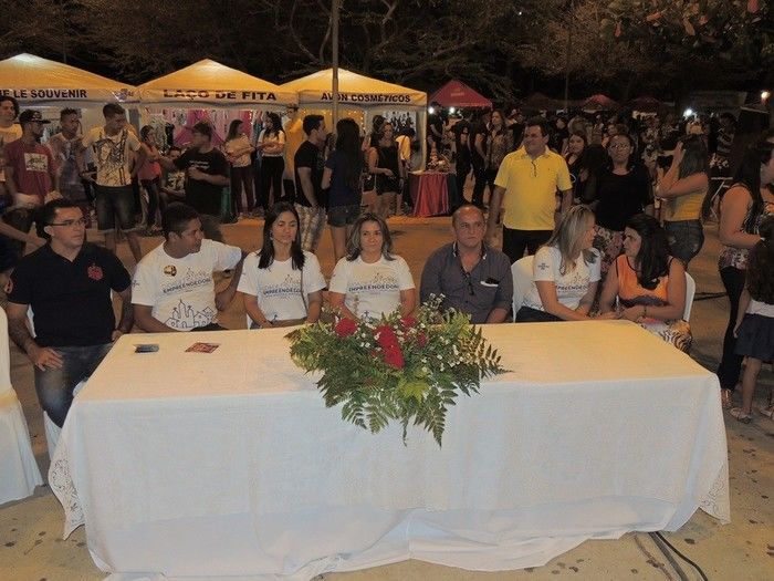 Público prestigia primeira noite da Feira do Empreendedor  - Imagem 34