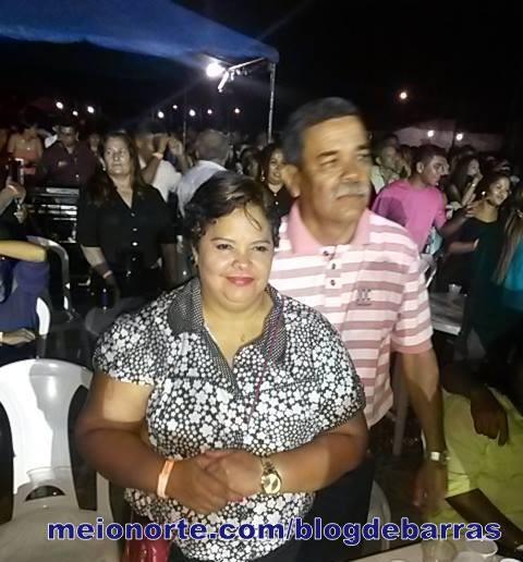 Lotação: Zezo ‘O Nordestino Apaixonado’ cantou e encantou público barrense - Imagem 15