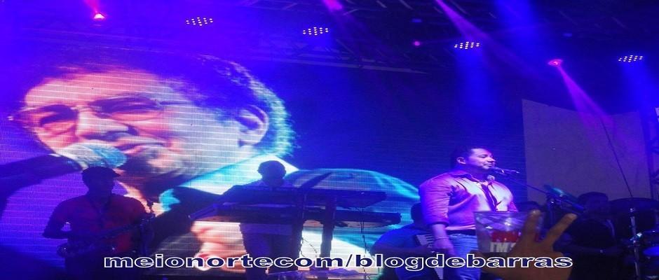 Lotação: Zezo ‘O Nordestino Apaixonado’ cantou e encantou público barrense