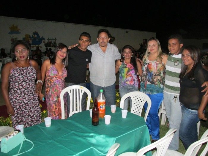 prefeito: Walter Alencar faz festa em sua Residência para homenagear Funcionários em Agricolândia - Imagem 15