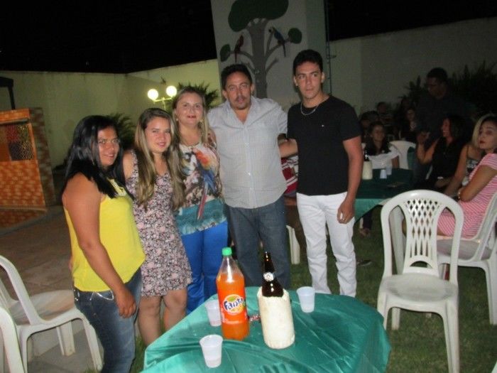 prefeito: Walter Alencar faz festa em sua Residência para homenagear Funcionários em Agricolândia - Imagem 12