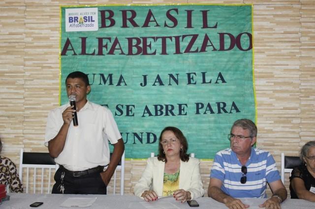 Prefeita Dra. Salete Rego faz lançamento do programa Brasil Alfabetizado 2014. - Imagem 5