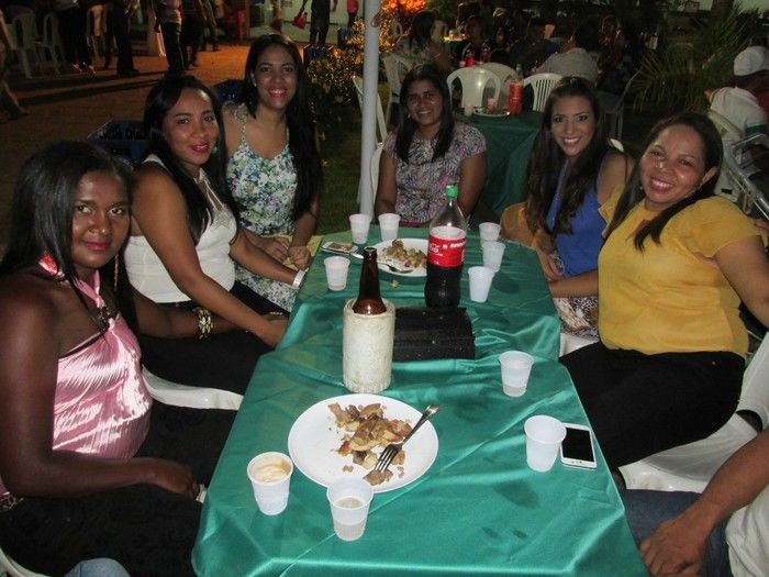 prefeito: Walter Alencar faz festa em sua Residência para homenagear Funcionários em Agricolândia - Imagem 76