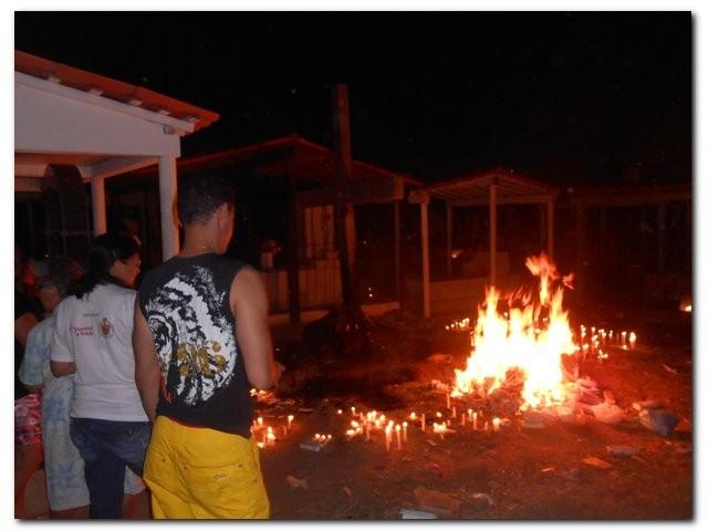 Famílias Católicas lotam Cemitérios para homenagear seus mortos - Imagem 7