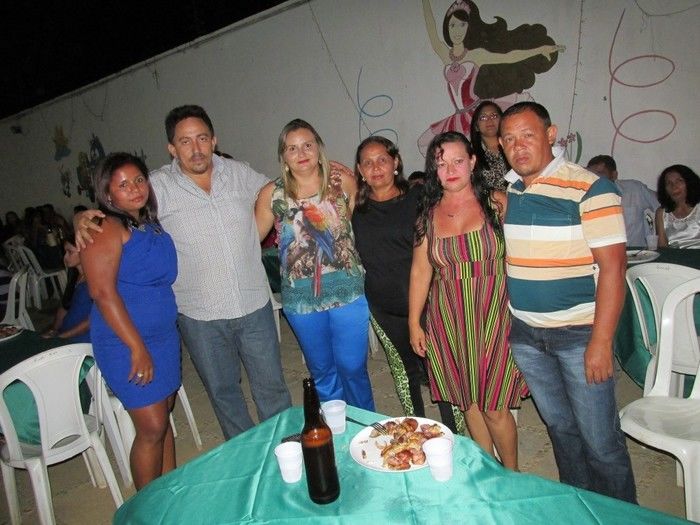 prefeito: Walter Alencar faz festa em sua Residência para homenagear Funcionários em Agricolândia - Imagem 48