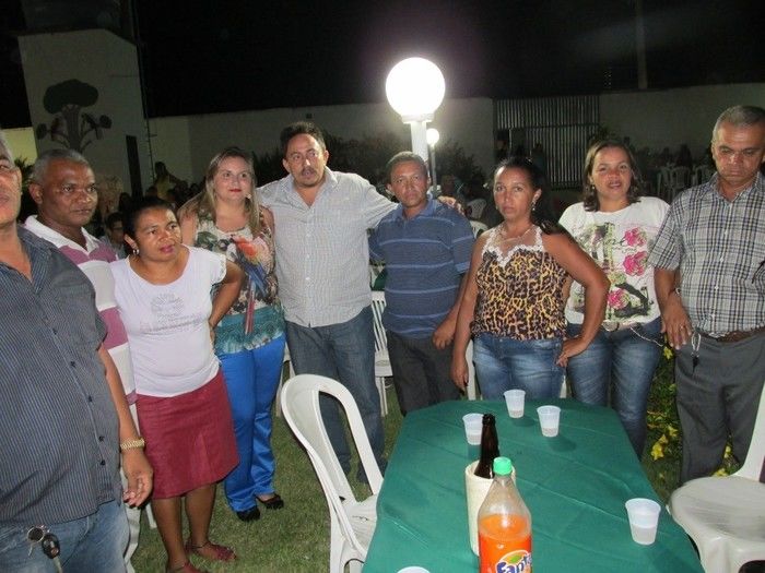 prefeito: Walter Alencar faz festa em sua Residência para homenagear Funcionários em Agricolândia - Imagem 8
