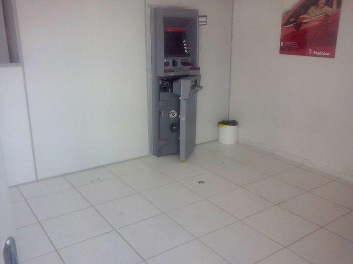 Bradesco de Santo Antônio de Lisboa é arrombado - Imagem 1