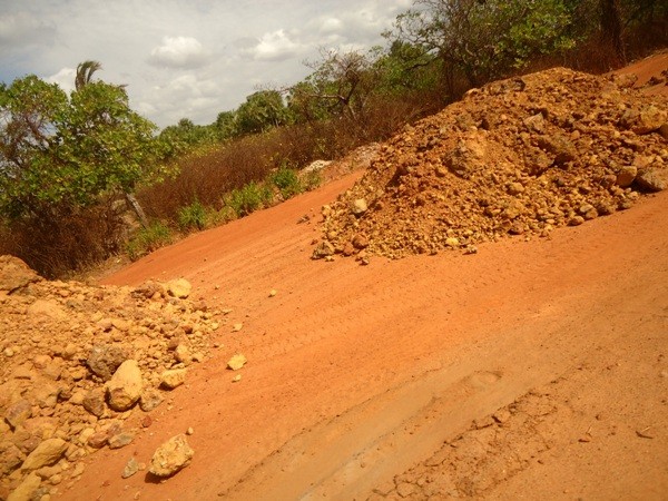 Prefeita Vânia Ribeiro acompanha obras de recuperação da estrada de Terra Nova - Imagem 5