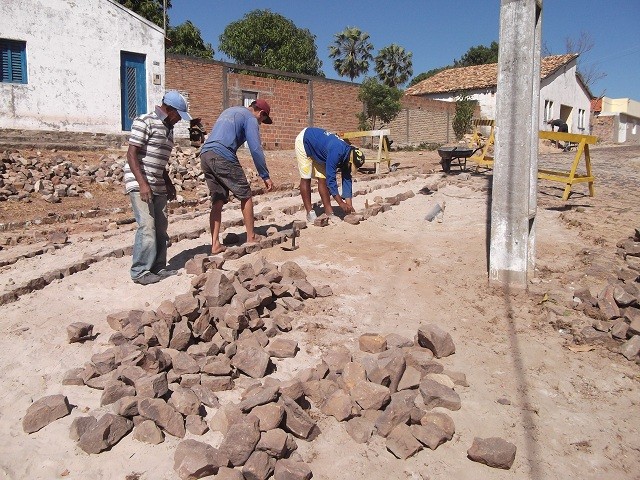 Prefeitura de Buriti dos Lopes realiza obras de recuperação de calçamentos - Imagem 4