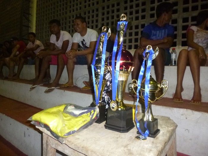 AMIGOS DO FRANCISCO E O CAMPEÃO DO I CAMPEONATO ENTRE AMIGOS DE FUTSAL. - Imagem 5