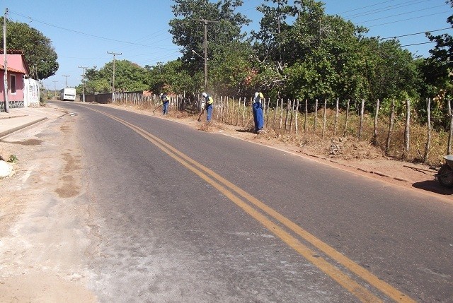Prefeitura de Buriti dos Lopes mantém equipes trabalhando diariamente na limpeza pública - Imagem 1