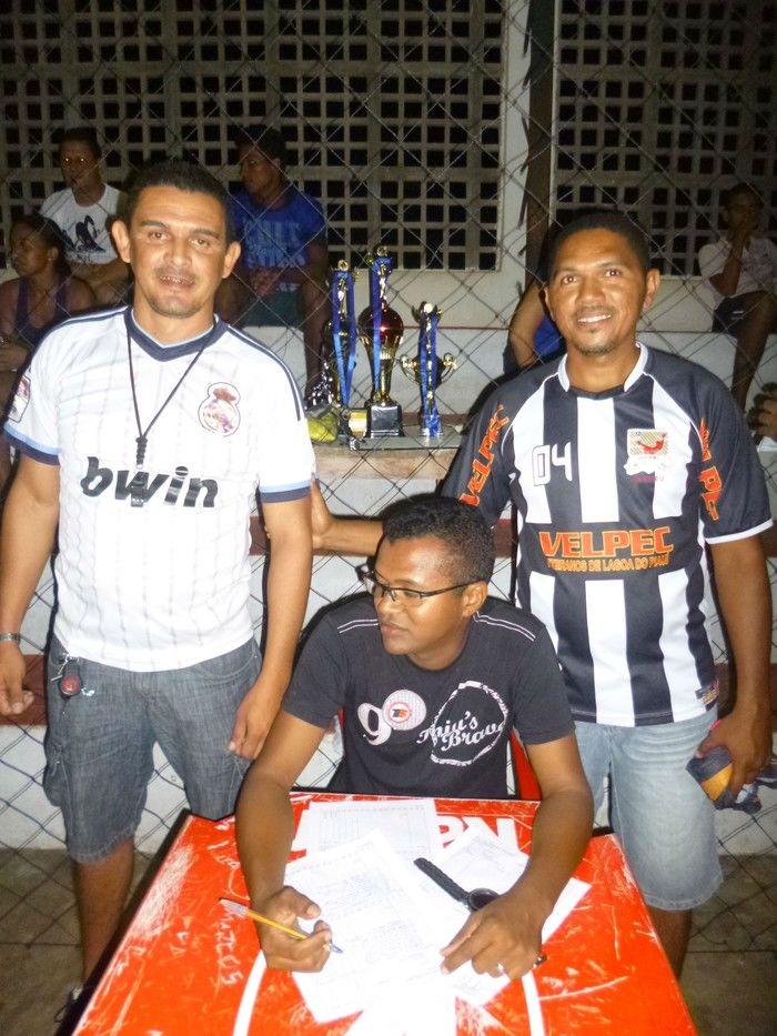 AMIGOS DO FRANCISCO E O CAMPEÃO DO I CAMPEONATO ENTRE AMIGOS DE FUTSAL. - Imagem 4
