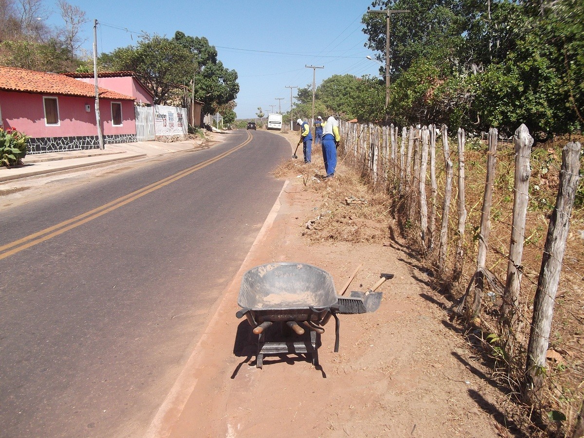 Prefeitura de Buriti dos Lopes mantém equipes trabalhando diariamente na limpeza pública