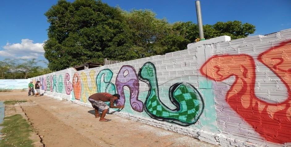 Jovens de Ribeiro Gonçalves participam de curso de grafite
