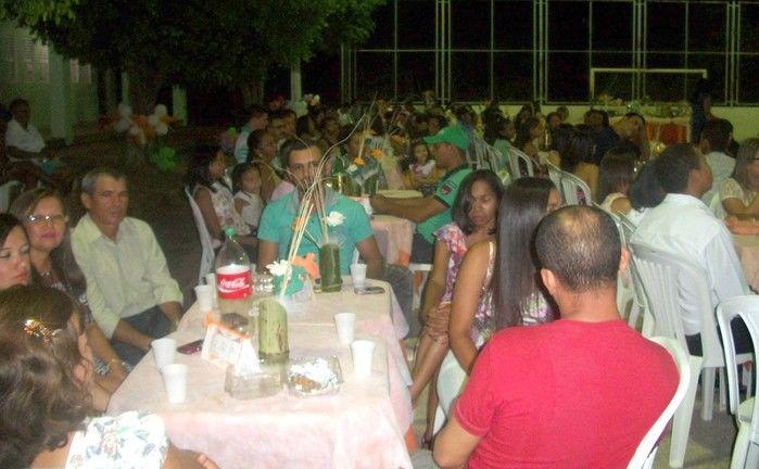 SECRETARIA DE EDUCAÇÃO FAZ FESTA EM HOMENAGEM AOS PROFESSORES - Imagem 17