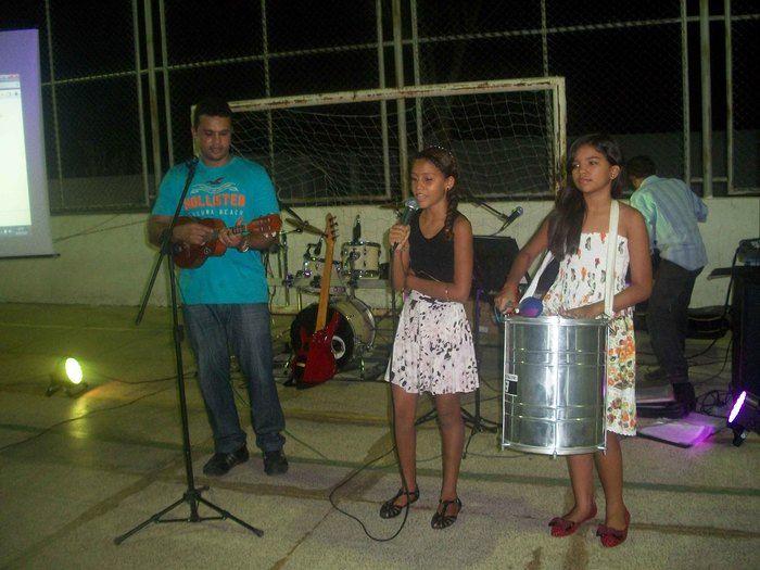 SECRETARIA DE EDUCAÇÃO FAZ FESTA EM HOMENAGEM AOS PROFESSORES - Imagem 8