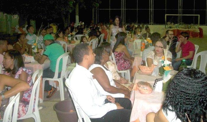 SECRETARIA DE EDUCAÇÃO FAZ FESTA EM HOMENAGEM AOS PROFESSORES - Imagem 21