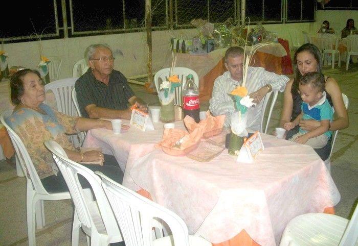 SECRETARIA DE EDUCAÇÃO FAZ FESTA EM HOMENAGEM AOS PROFESSORES - Imagem 12