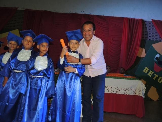 Colação de Grau das Crianças do Programa Alfa e Beto de Água Branca - Imagem 9