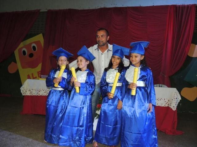 Colação de Grau das Crianças do Programa Alfa e Beto de Água Branca - Imagem 12