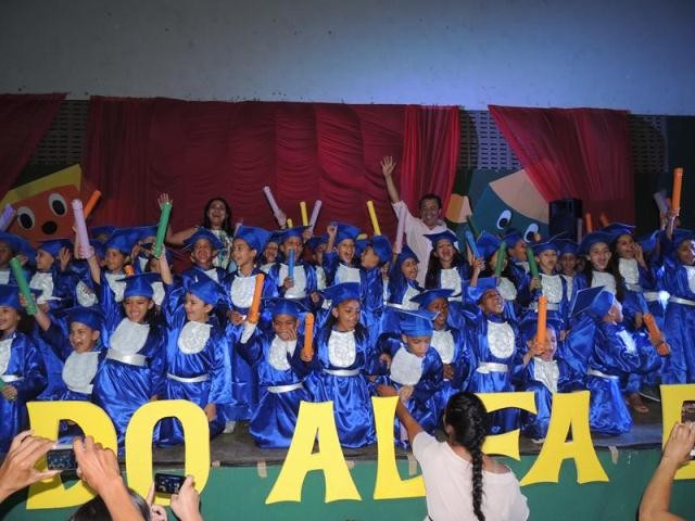 Colação de Grau das Crianças do Programa Alfa e Beto de Água Branca - Imagem 3