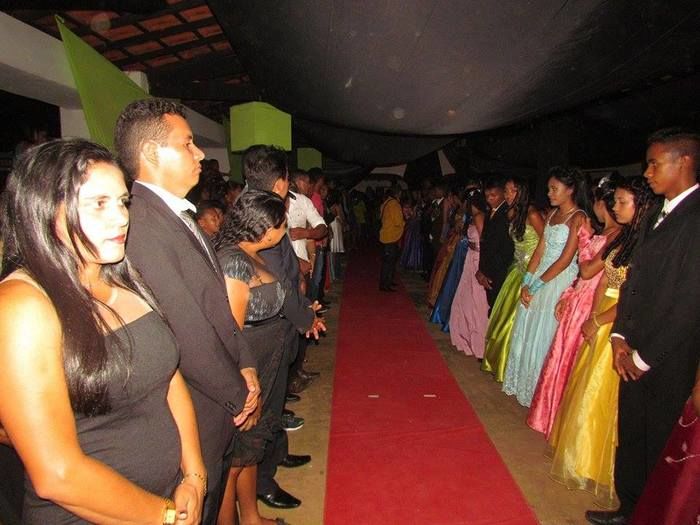 Alunos de escolas municipais colam grau no interior do município - Imagem 13