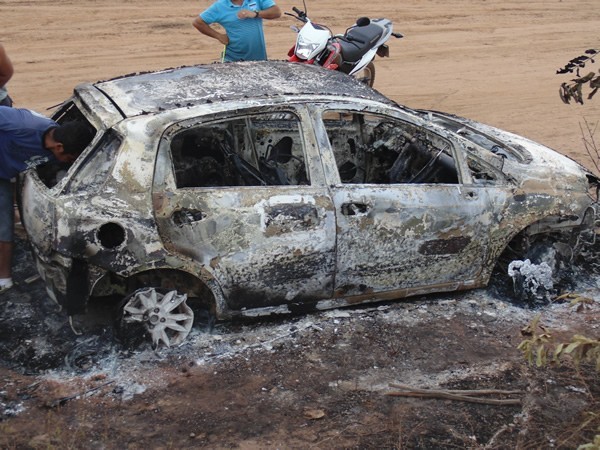 Bandidos explodem caixa eletrônico do Banco do Brasil em Porto/PI - Imagem 4