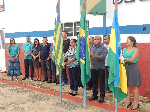 Autoridades no Hasteamento das Bandeiras - Imagem 4