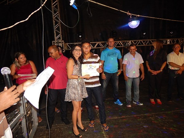 Alunos recebem Certificados de Curso de Construção Civil - Imagem 9