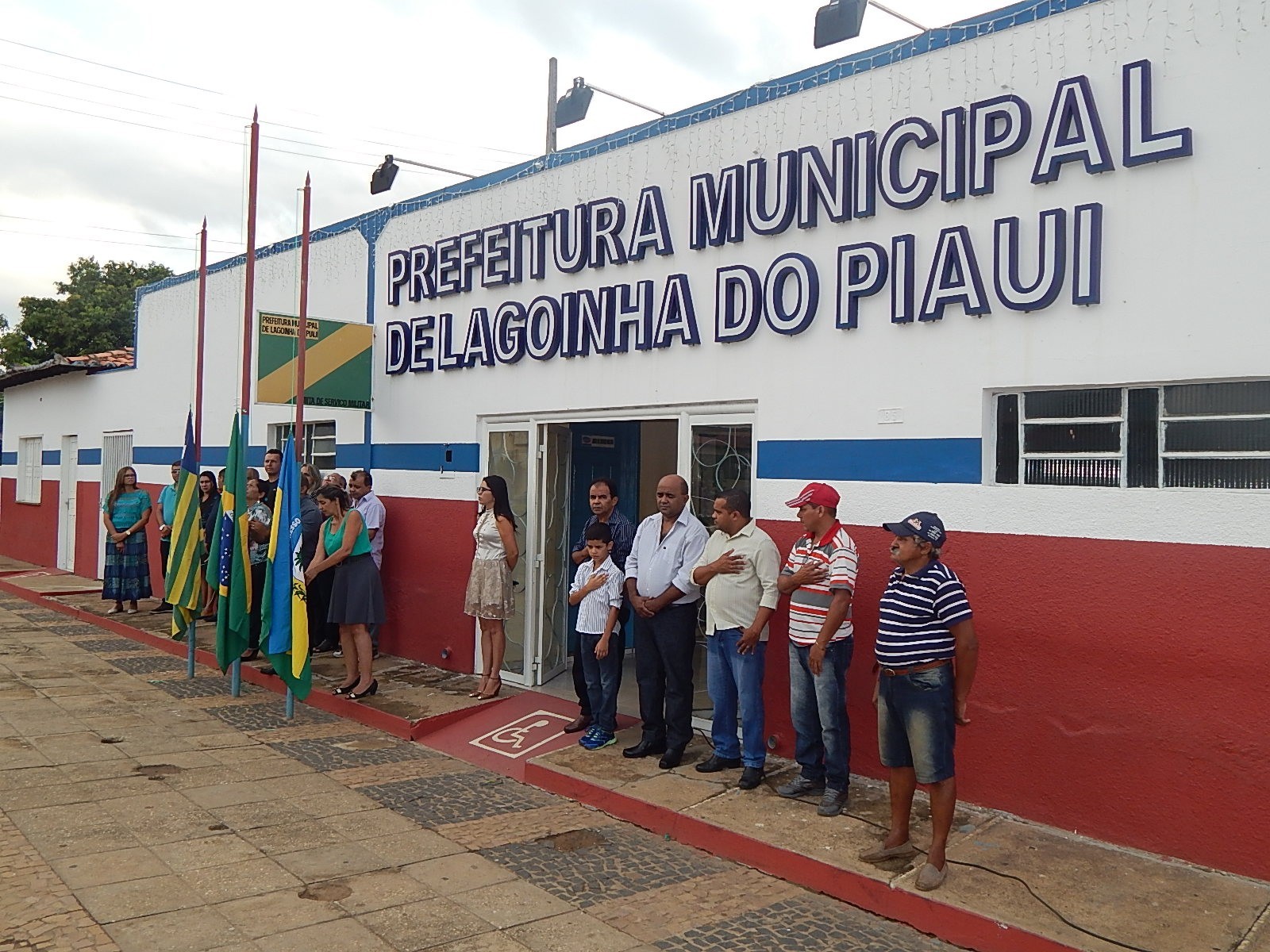 Autoridades no Hasteamento das Bandeiras